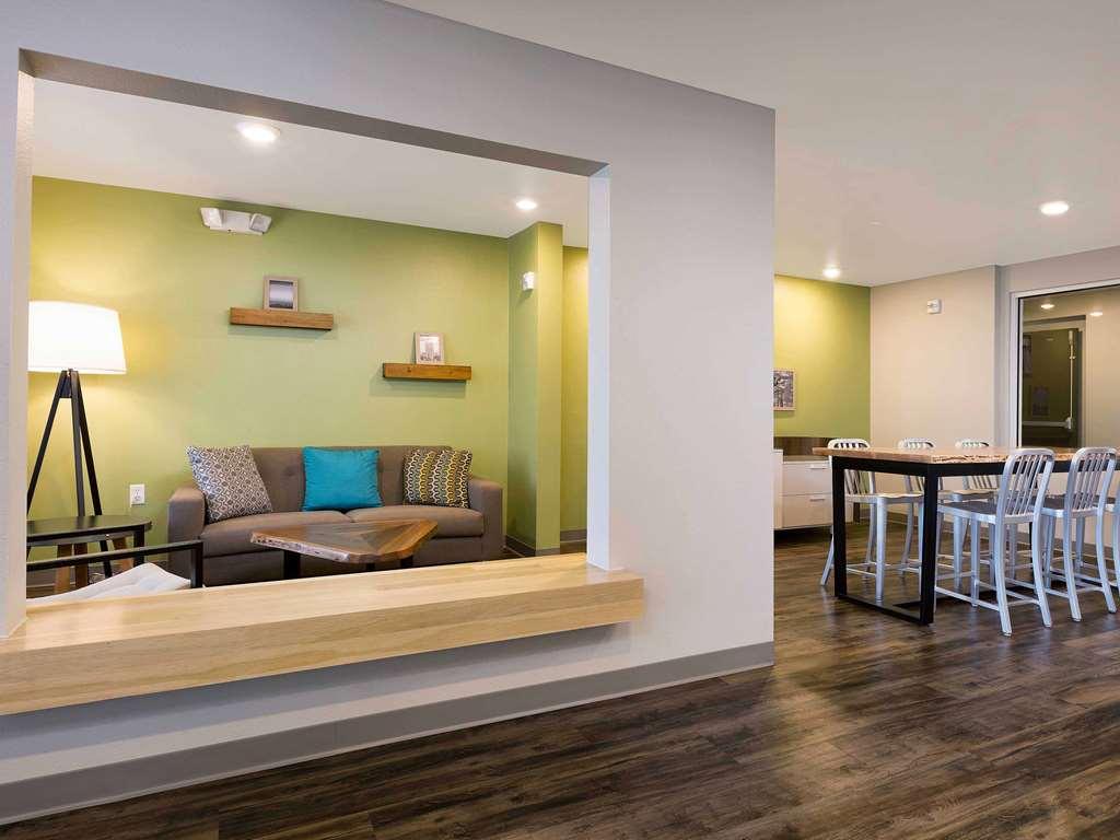 Woodspring Suites Chicago ティンリーパーク インテリア 写真
